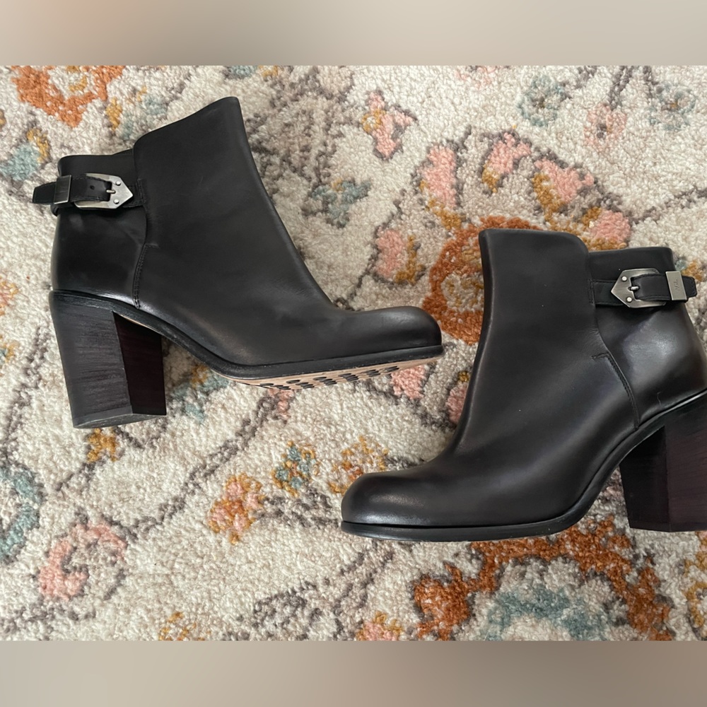 AGL booties